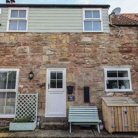 Charlotte'S Cottage Seahouses Exterior photo